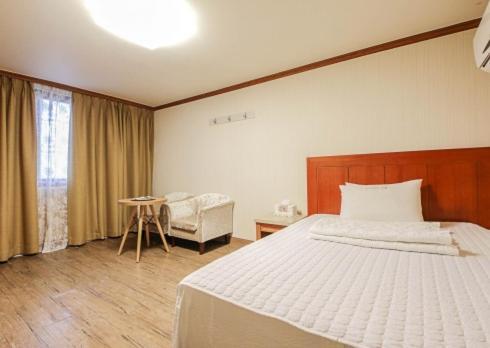 Yangji Park Hotel Changwon Esterno foto