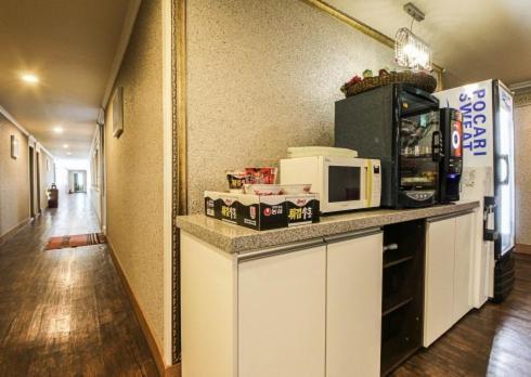 Yangji Park Hotel Changwon Esterno foto